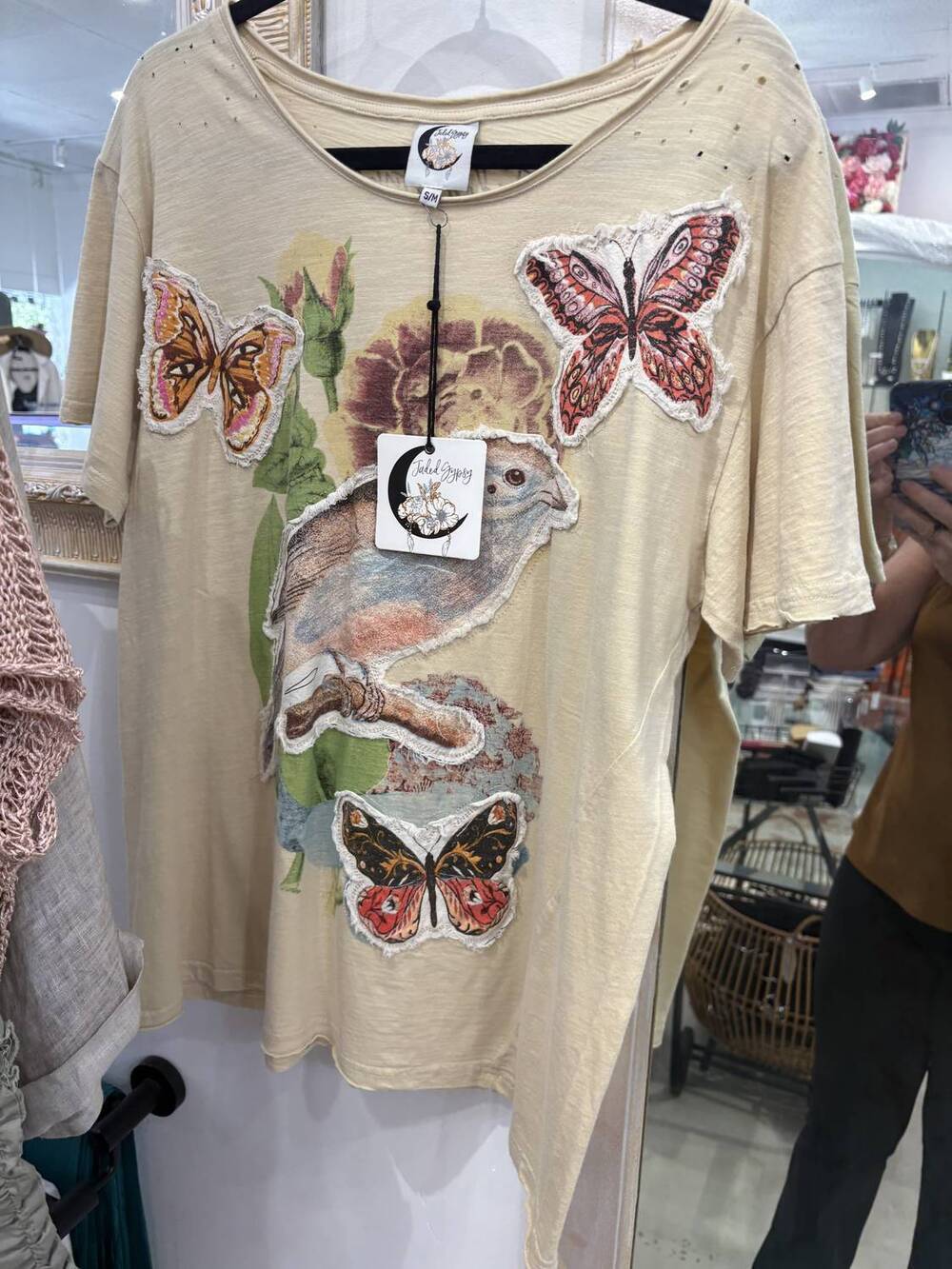 NEW JADED GYPSY women's short sleeve tee in beige